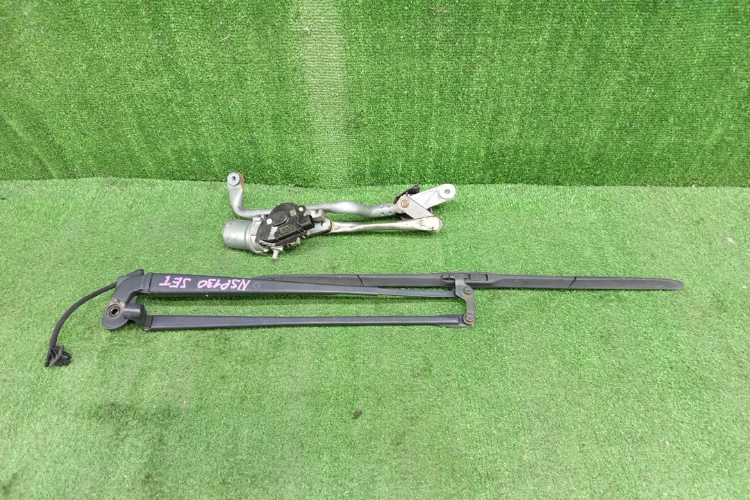 Щетка стеклоочистителя TOYOTA VITZ NSP130 85110-52351 1 ракурс