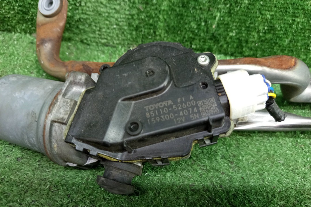 Щетка стеклоочистителя TOYOTA VITZ NSP130 85110-52600 2 ракурс