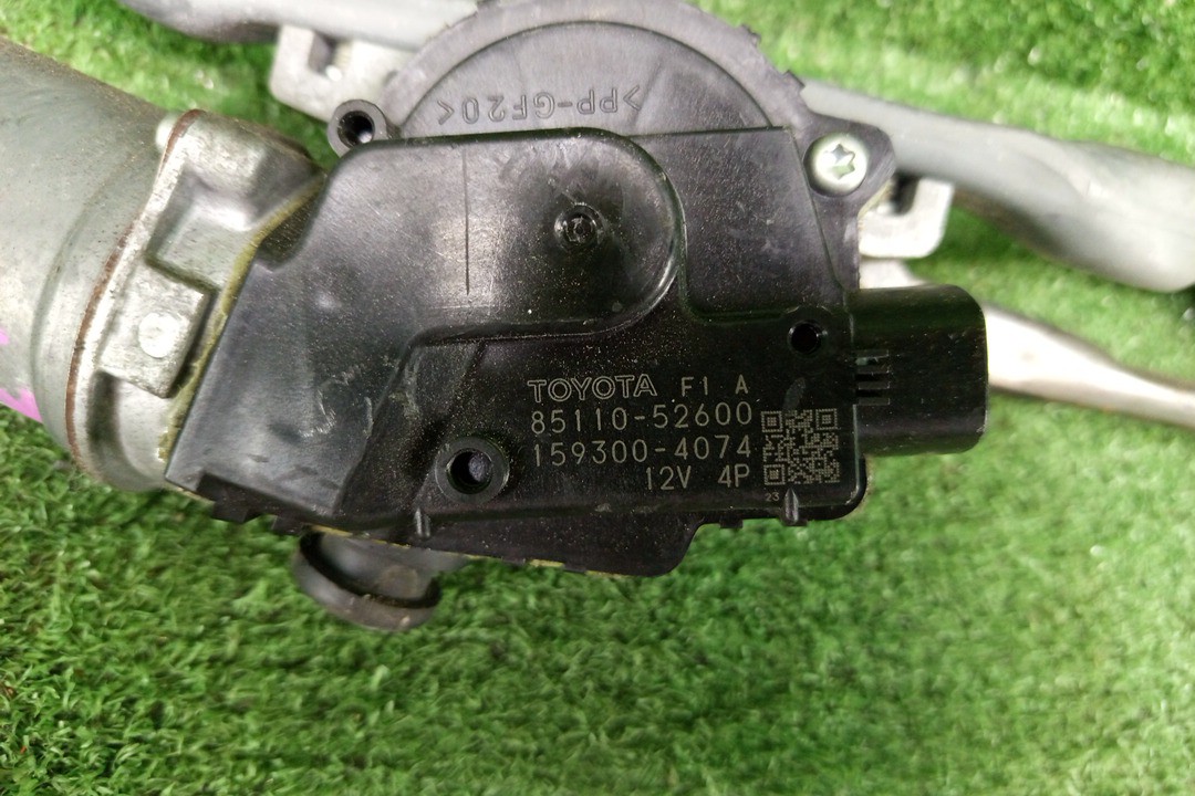 Щетка стеклоочистителя TOYOTA VITZ NSP130 85110-52600 2 ракурс