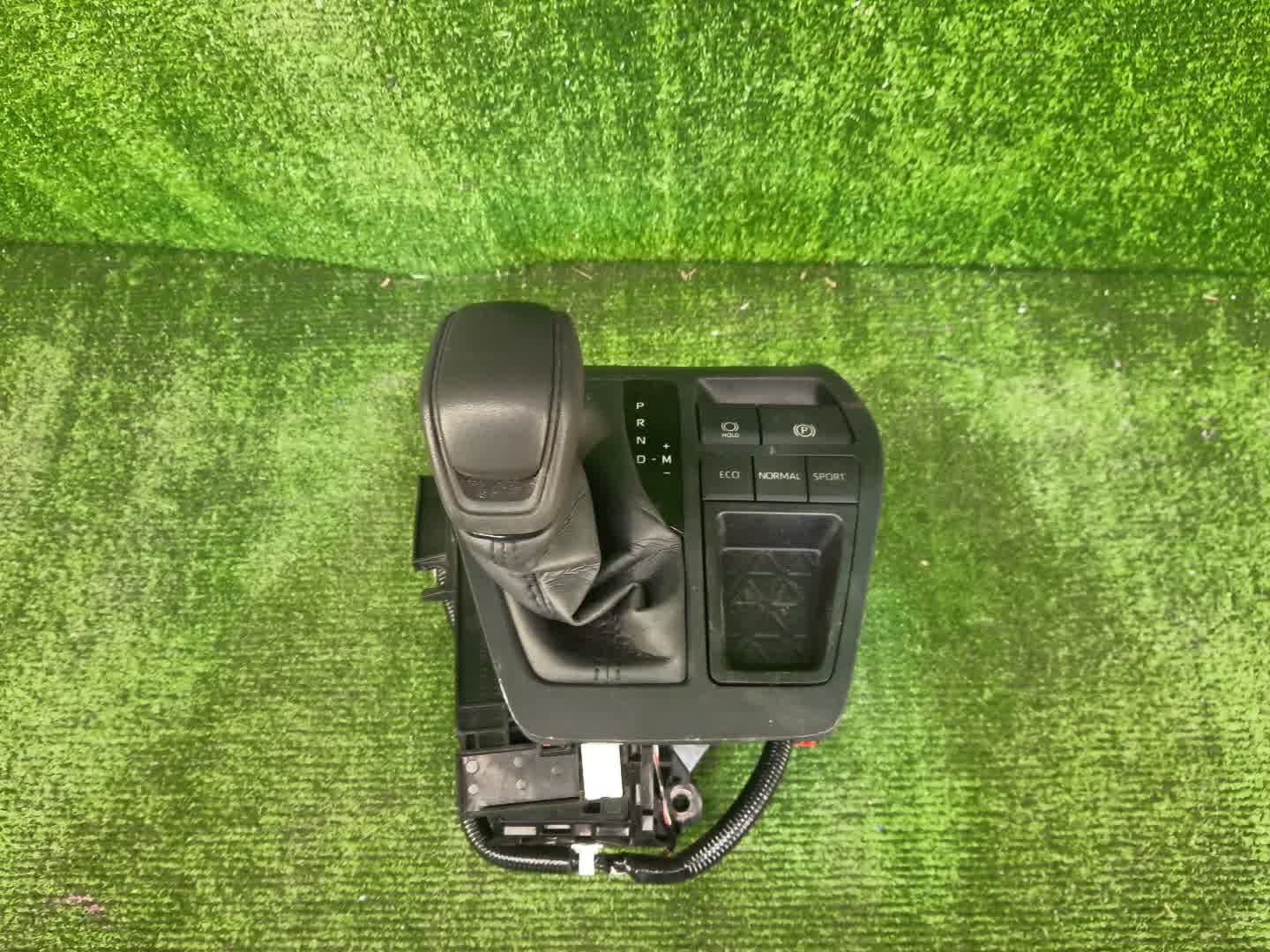 Рычаг переключения кпп TOYOTA RAV4 MXAA52 1 ракурс