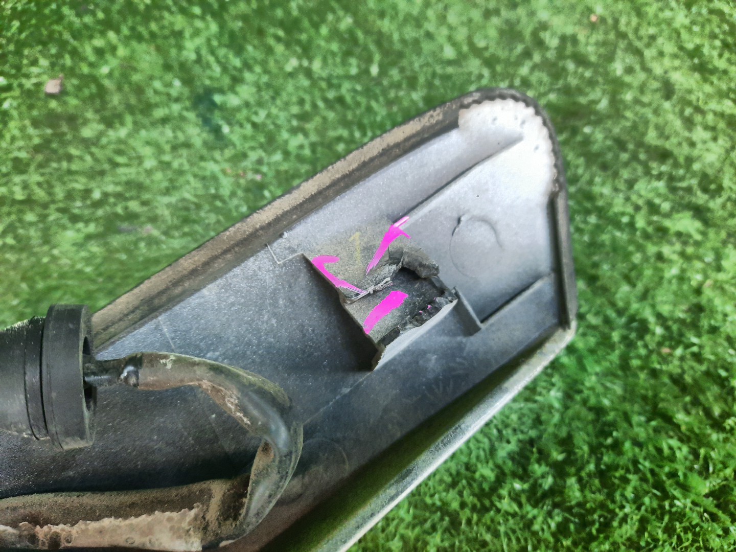 Ручка задней двери TOYOTA HARRIER MCU10W 76811-48010 3 ракурс