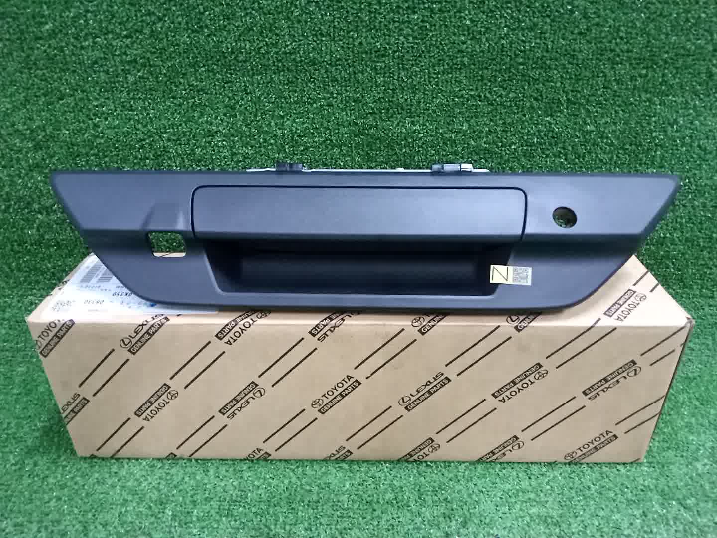 Ручка задней двери TOYOTA HILUX GUN125 69090-0K350 1 ракурс Ручка задней двери TOYOTA HILUX GUN125 69090-0K350 1 ракурс