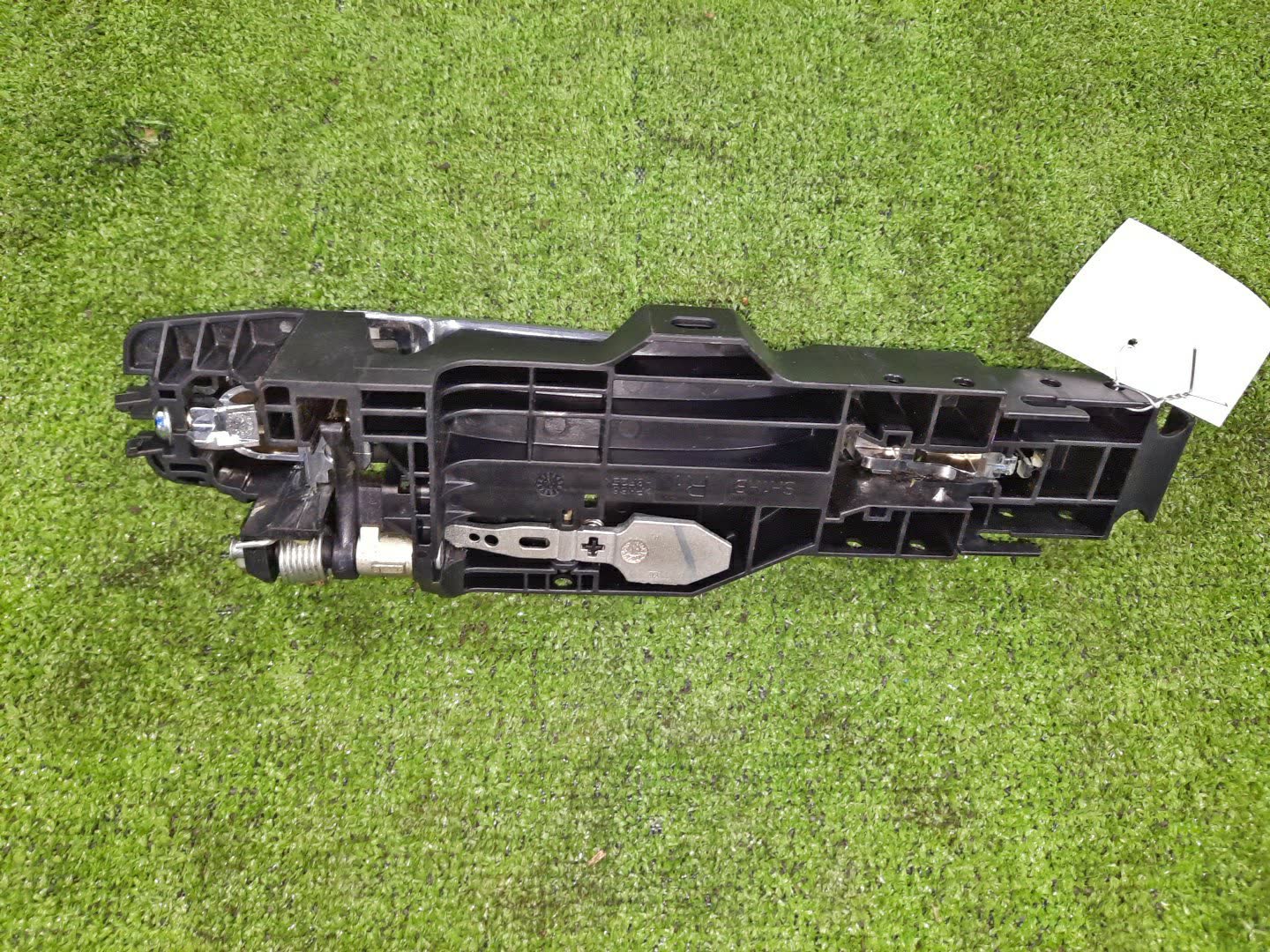 Ручка двери правая задняя NISSAN LATIO N17 2 ракурс