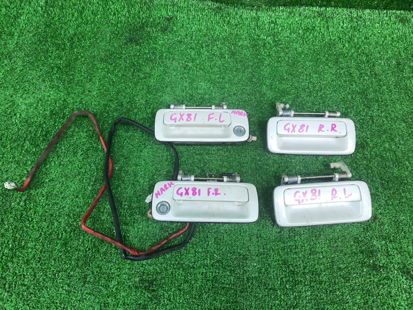 Ручка двери TOYOTA MARK II GX81 1 ракурс Ручка двери TOYOTA MARK II GX81 1 ракурс