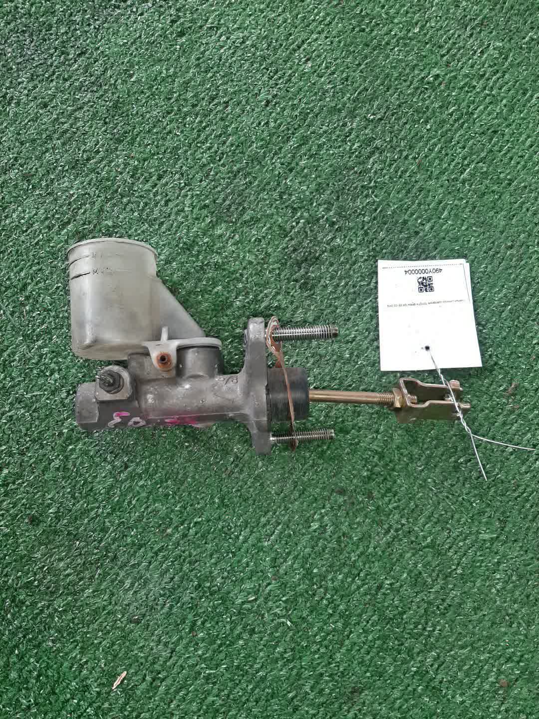 Главный цилиндр сцепления TOYOTA SPRINTER EE103 1 ракурс