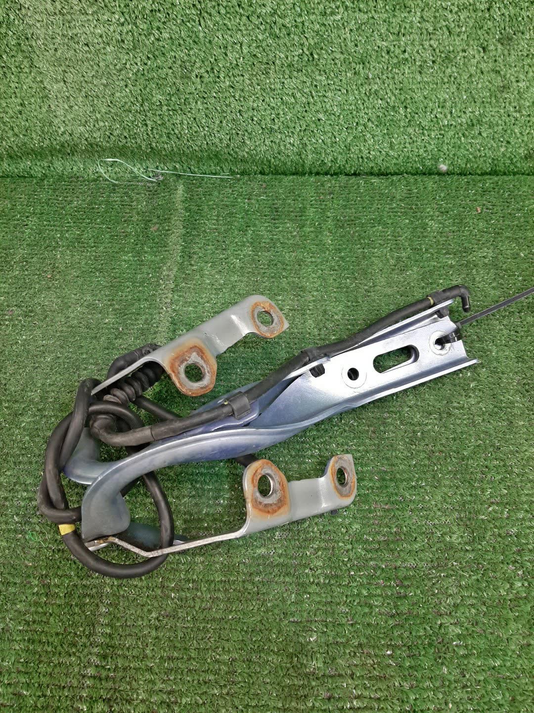 Петля капота HONDA JADE FR4 1 ракурс Петля капота HONDA JADE FR4 1 ракурс