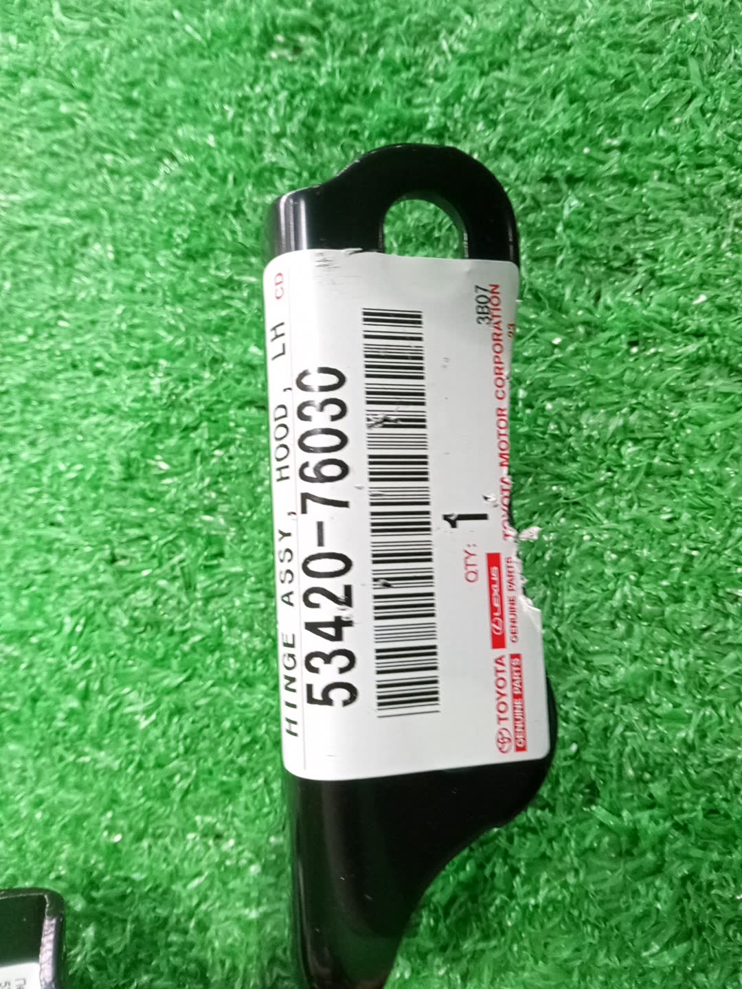 Петля капота левая передняя LEXUS CT200H ZWA10 53420-76030 2 ракурс