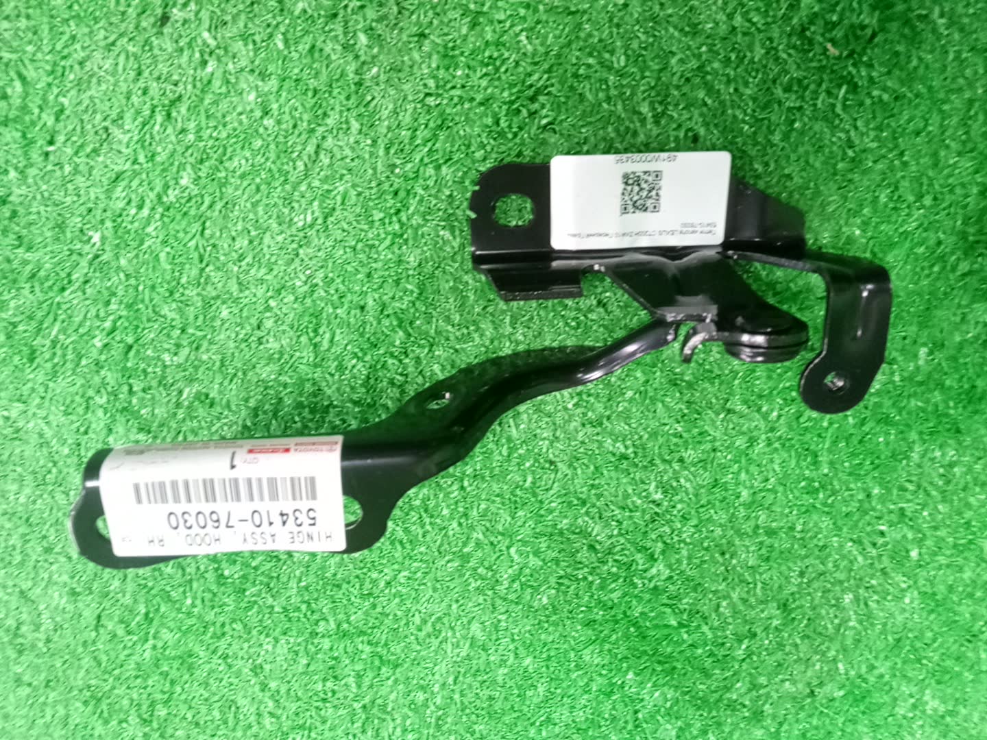 Петля капота правая LEXUS CT200H ZWA10 53410-76030 1 ракурс