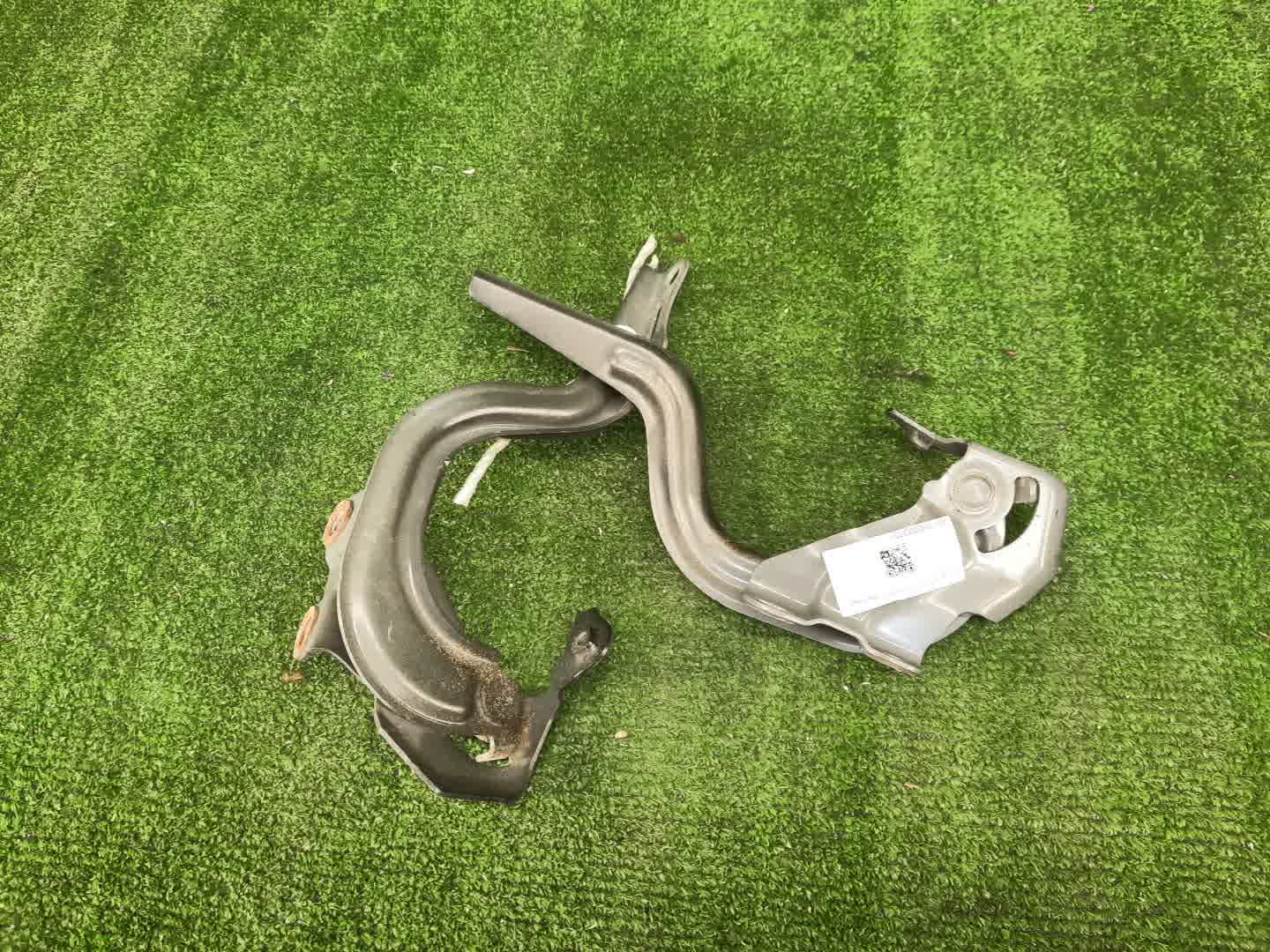 Петля капота левая TOYOTA AQUA MXPK11 1 ракурс