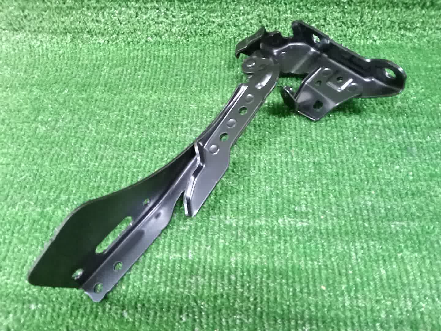 Петля капота правая HONDA INSIGHT ZE4 60120-TXN-300ZZ 1 ракурс Петля капота правая HONDA INSIGHT ZE4 60120-TXN-300ZZ 1 ракурс