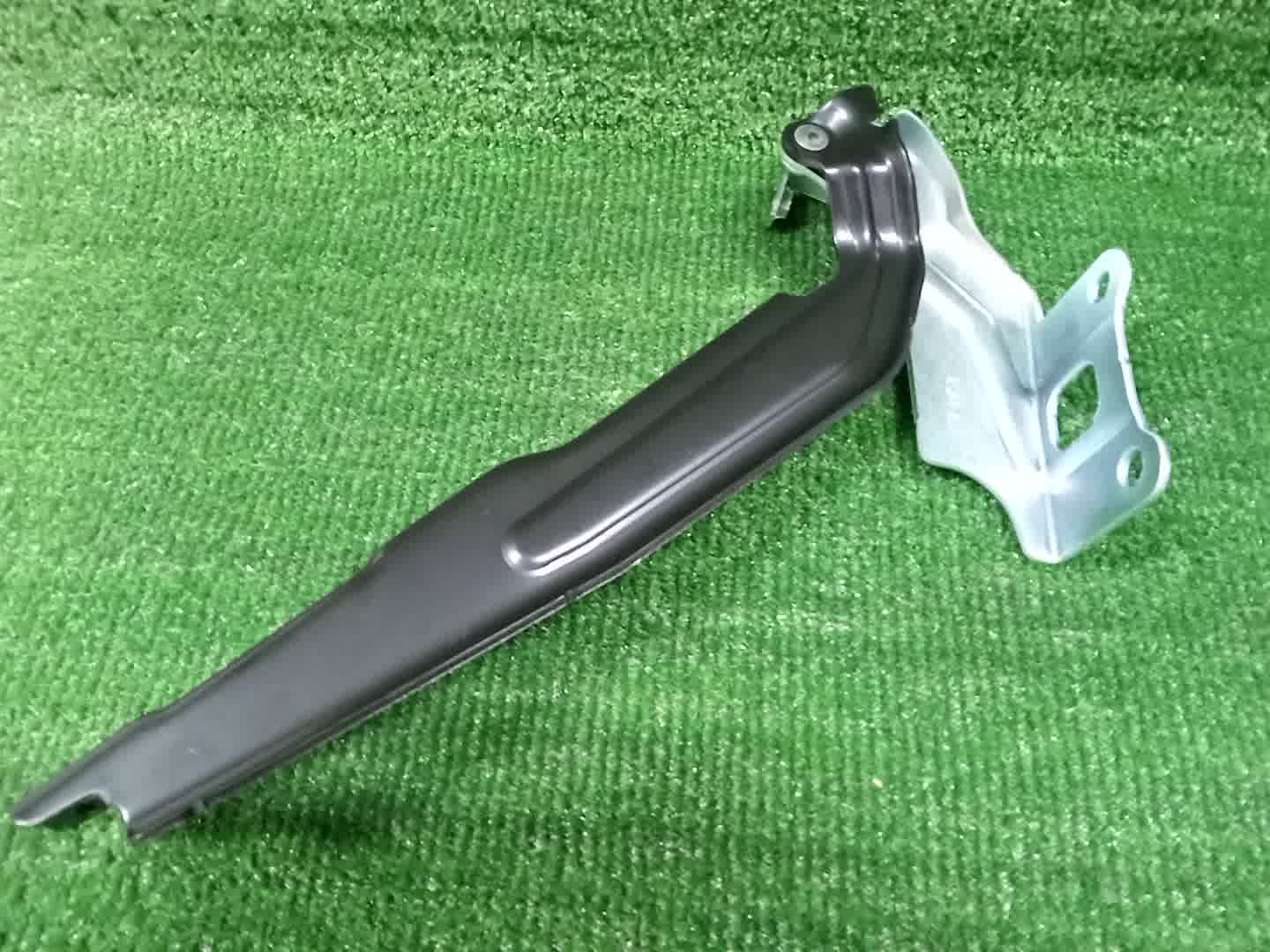 Петля капота левая MITSUBISHI OUTLANDER GN0W 5905A207 2 ракурс Петля капота левая MITSUBISHI OUTLANDER GN0W 5905A207 2 ракурс