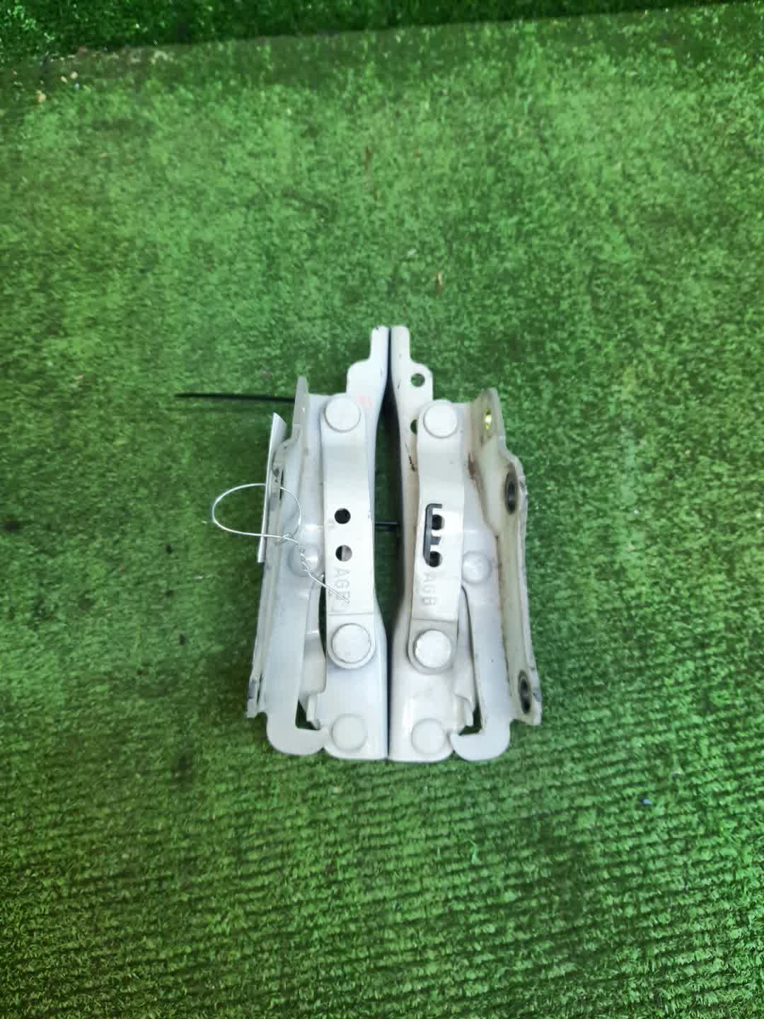 Петля капота левая NISSAN CEDRIC, GLORIA MY34, ENY34, HY34 1 ракурс