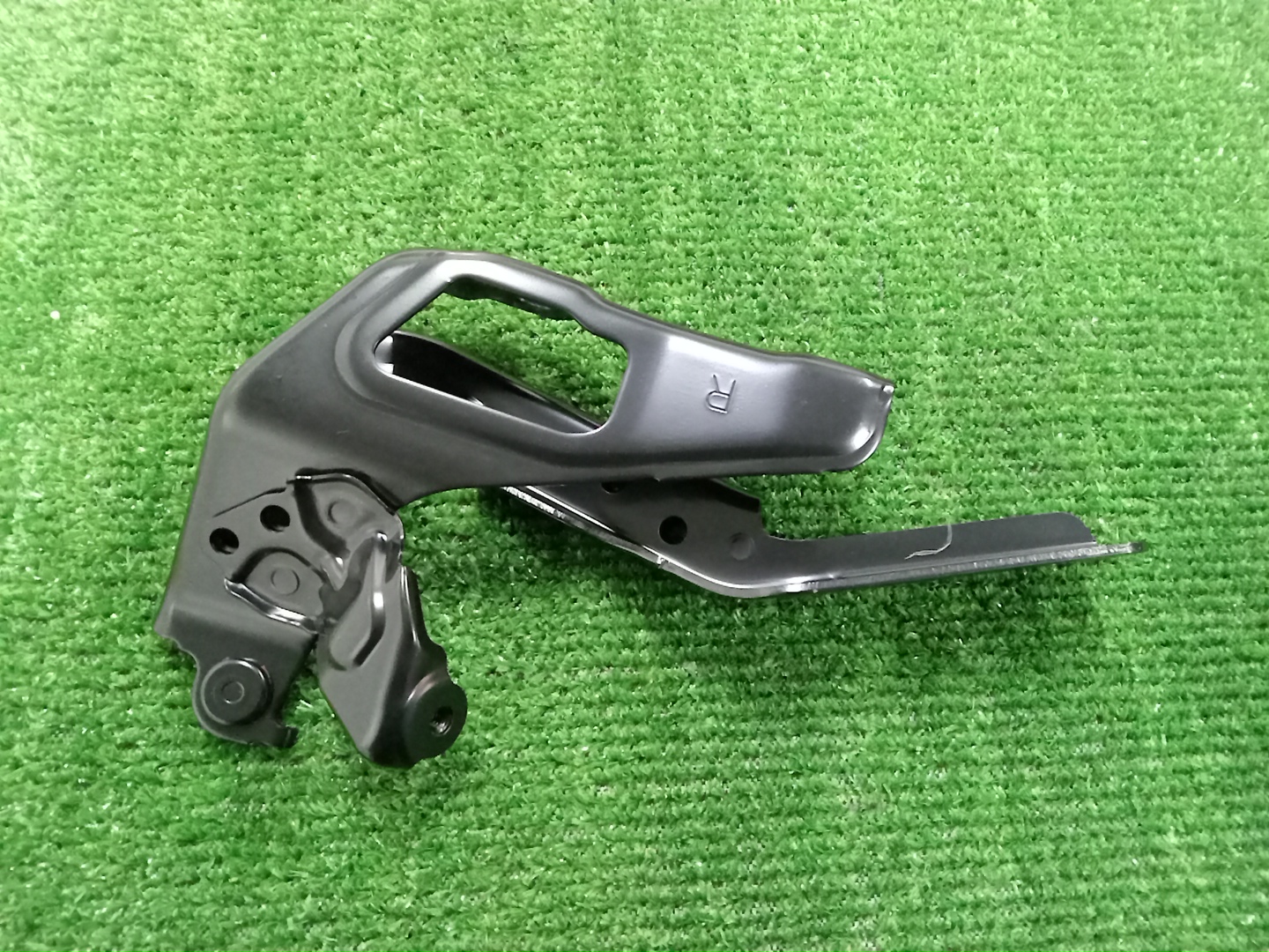 Петля капота правая HONDA ZR-V RZ3 60120-3W0-A00ZZ 1 ракурс