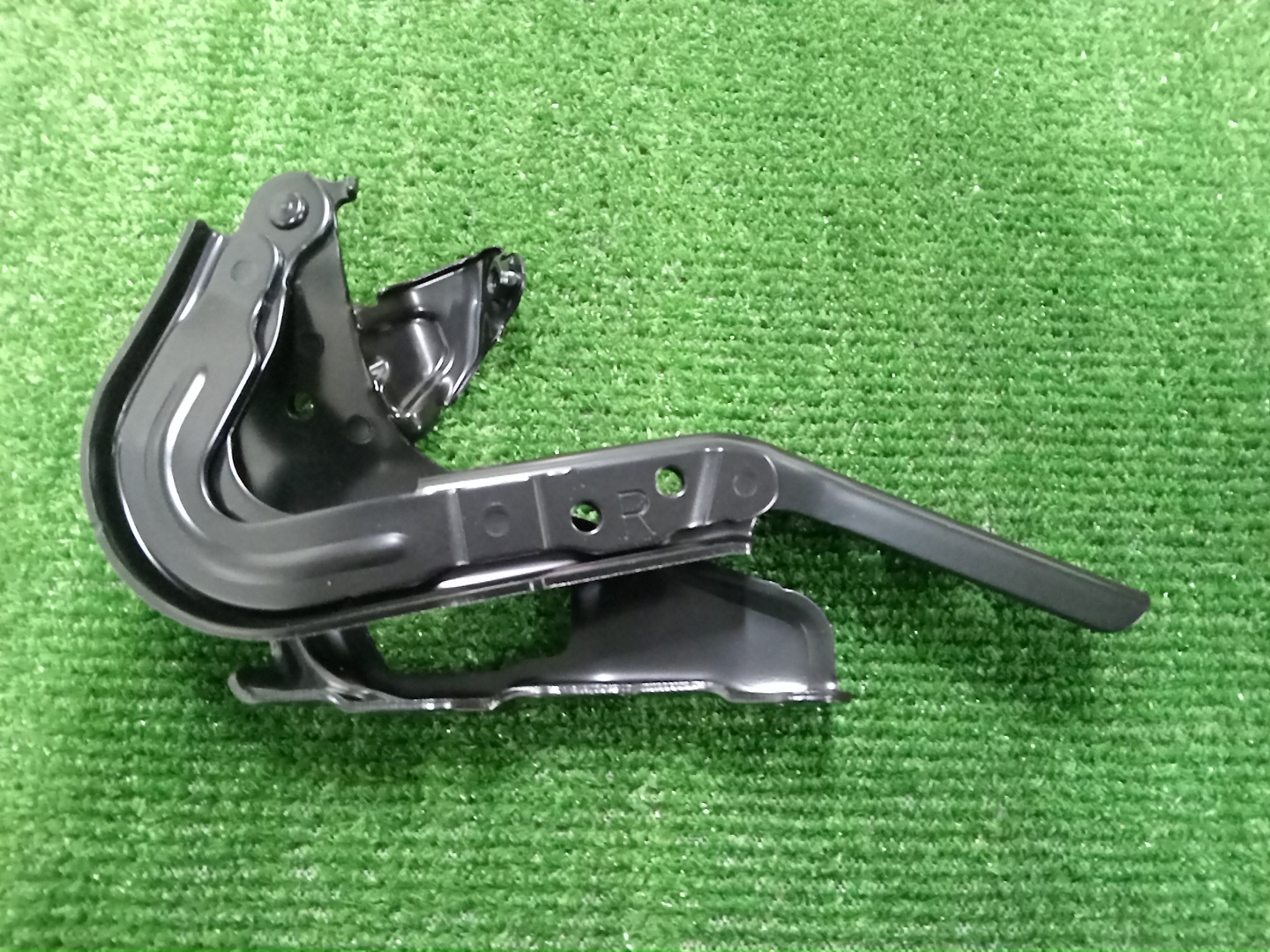 Петля капота правая HONDA ZR-V RZ3 60120-3W0-A00ZZ 2 ракурс