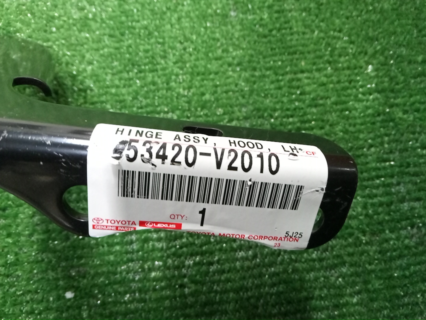 Петля капота левая TOYOTA ALPHARD AAHH40W 53420-V2010 3 ракурс