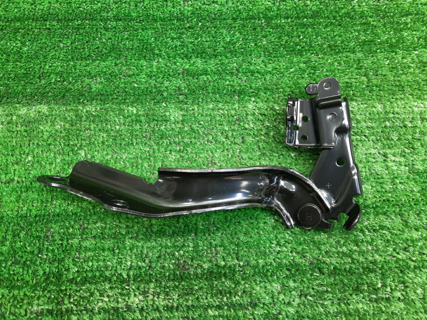 Петля капота левая TOYOTA CAMRY AXVH70 53420-33341 2 ракурс