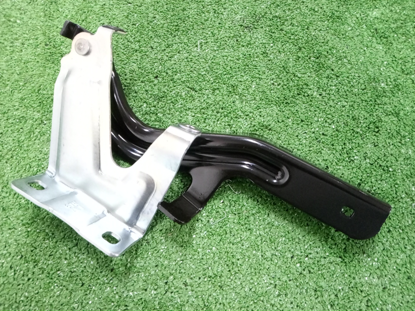 Петля капота правая передняя NISSAN PATHFINDER R53 65400-6TA0A 2 ракурс
