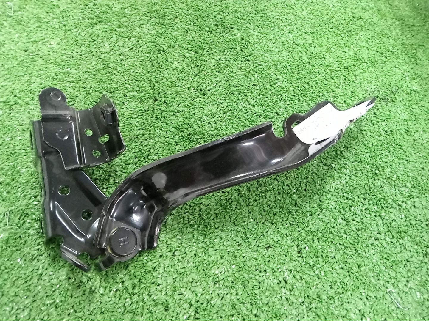 Петля капота правая TOYOTA CAMRY AXVH70 53410-33301 2 ракурс