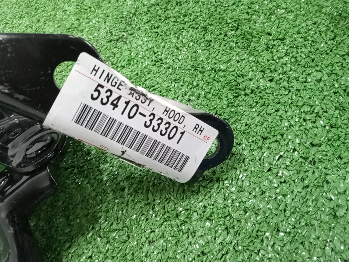 Петля капота правая TOYOTA CAMRY AXVH70 53410-33301 3 ракурс