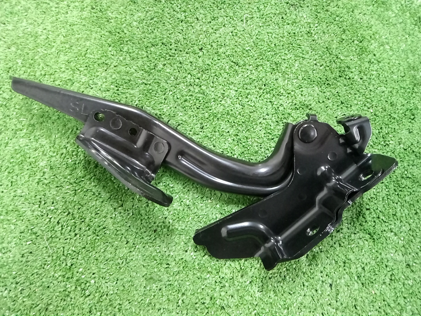 Петля капота левая SUBARU FORESTER SK9 57260SJ0109P 1 ракурс