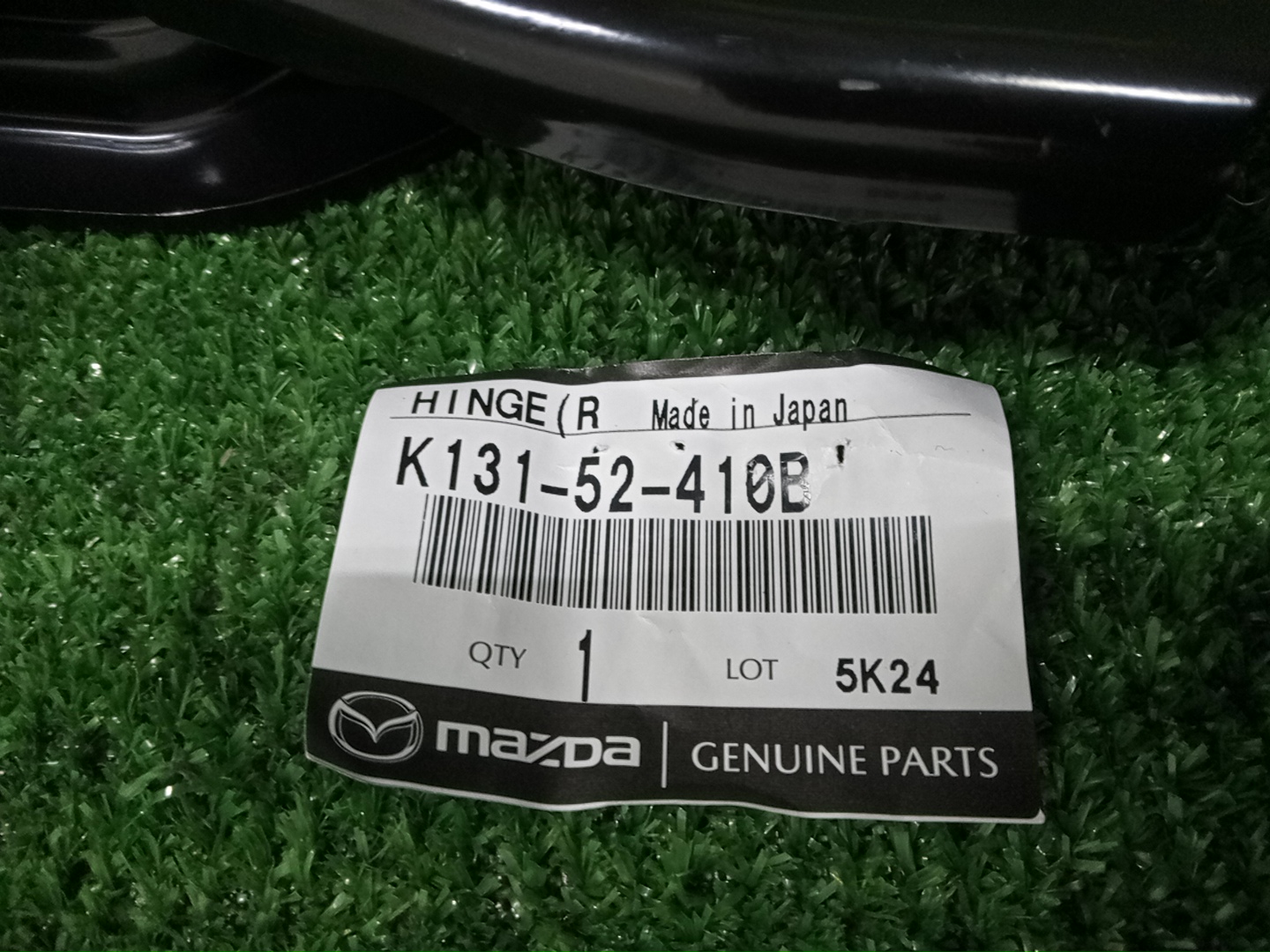Петля капота правая MAZDA CX-8 KG2P, KG5P K131-52-410B 3 ракурс