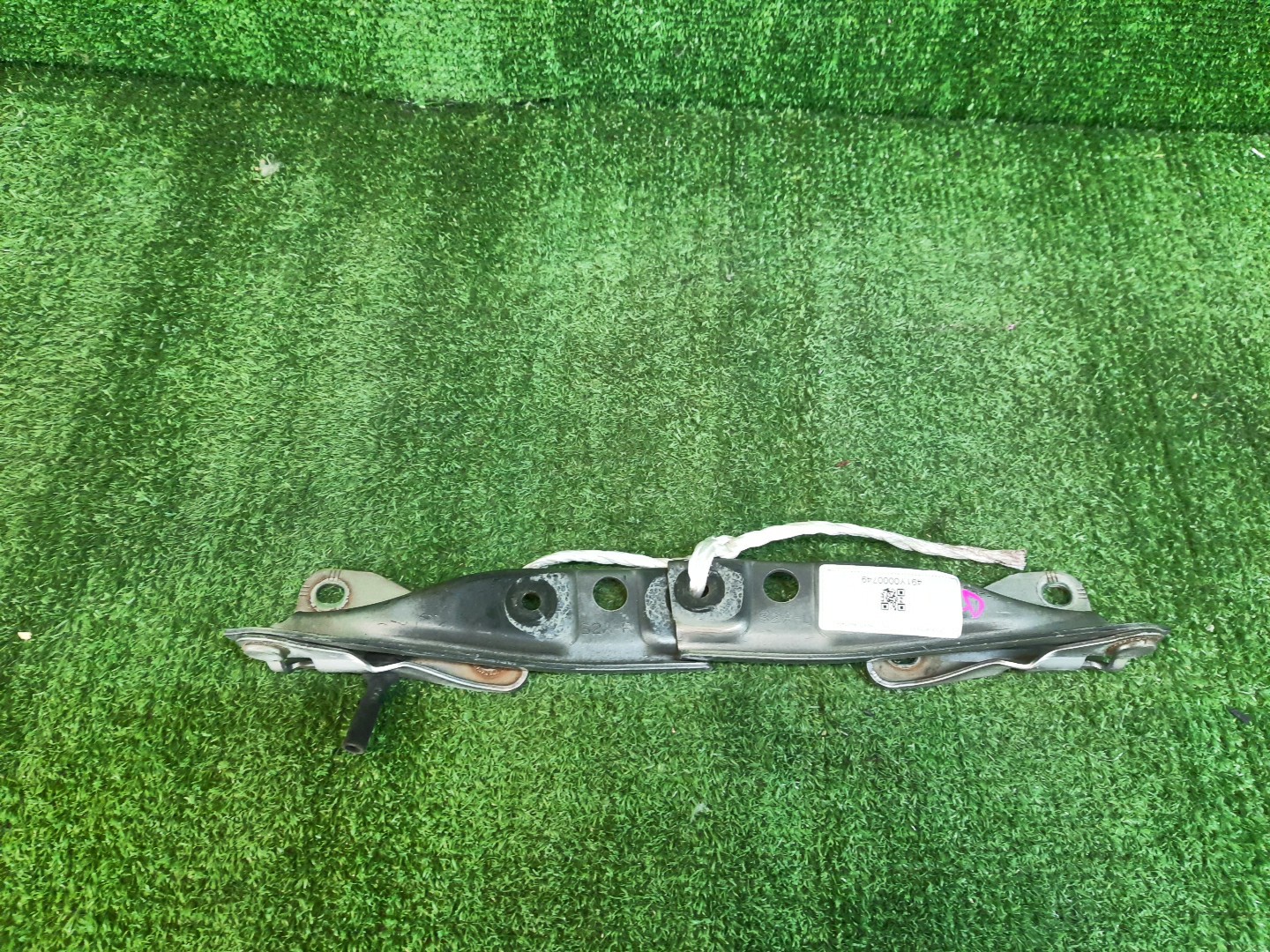 Петля капота левая HONDA S2000 AP1 1 ракурс