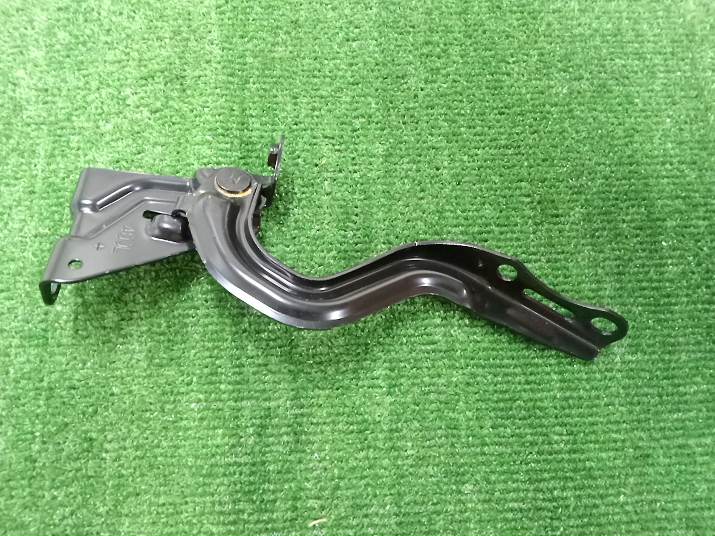 Петля капота левая TOYOTA YARIS GXPA16 G16E-GTS 53420-52500 1 ракурс