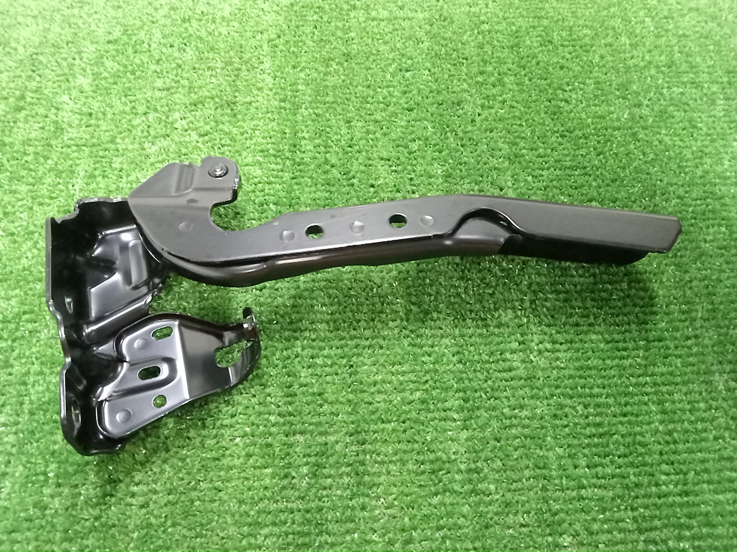 Петля капота левая передняя HONDA CIVIC FL1 60170-T43-J00ZZ 2 ракурс Петля капота левая передняя HONDA CIVIC FL1 60170-T43-J00ZZ 2 ракурс