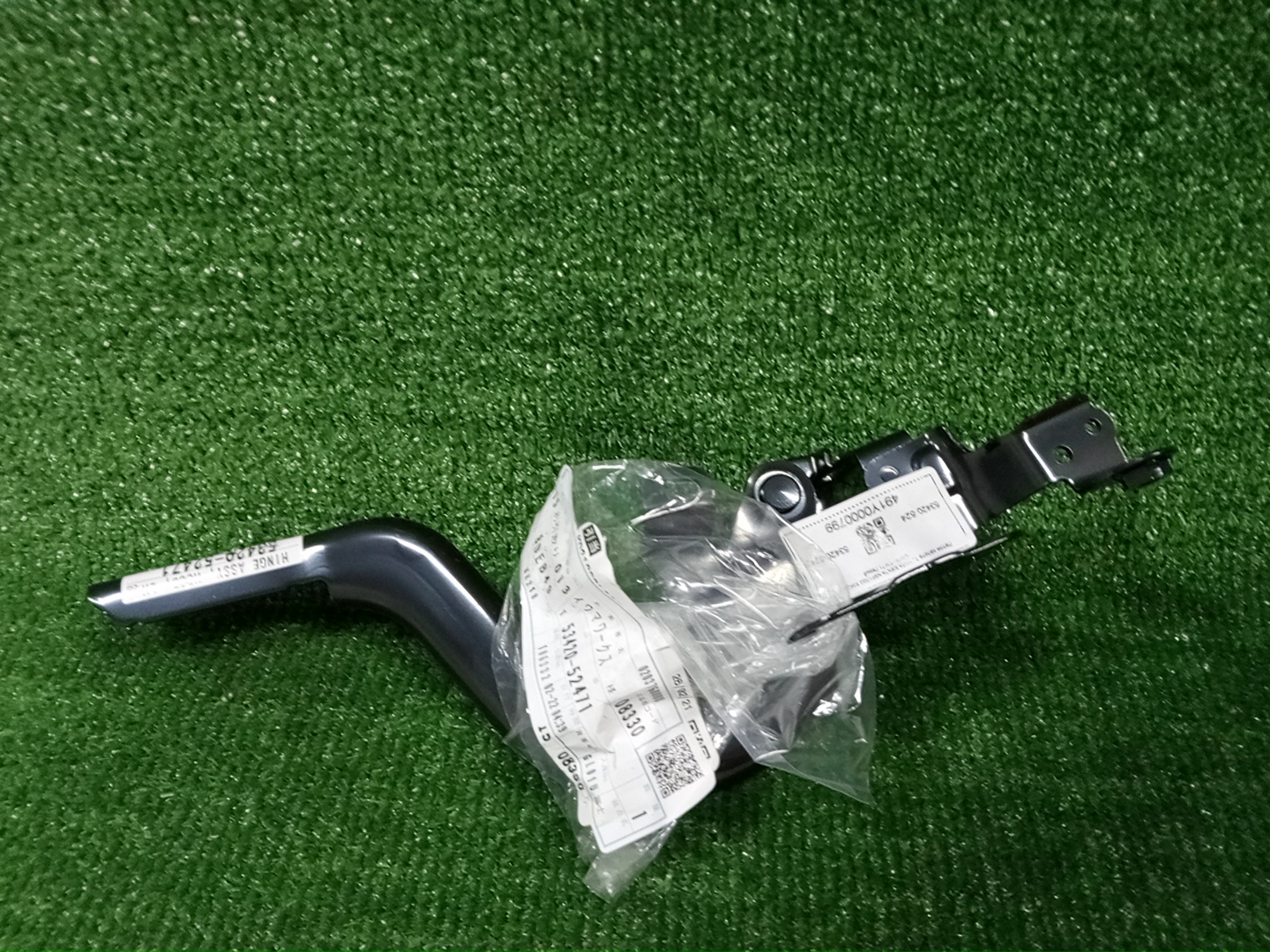 Петля капота левая TOYOTA SIENTA NSP170G 53420-52430 1 ракурс Петля капота левая TOYOTA SIENTA NSP170G 53420-52430 1 ракурс