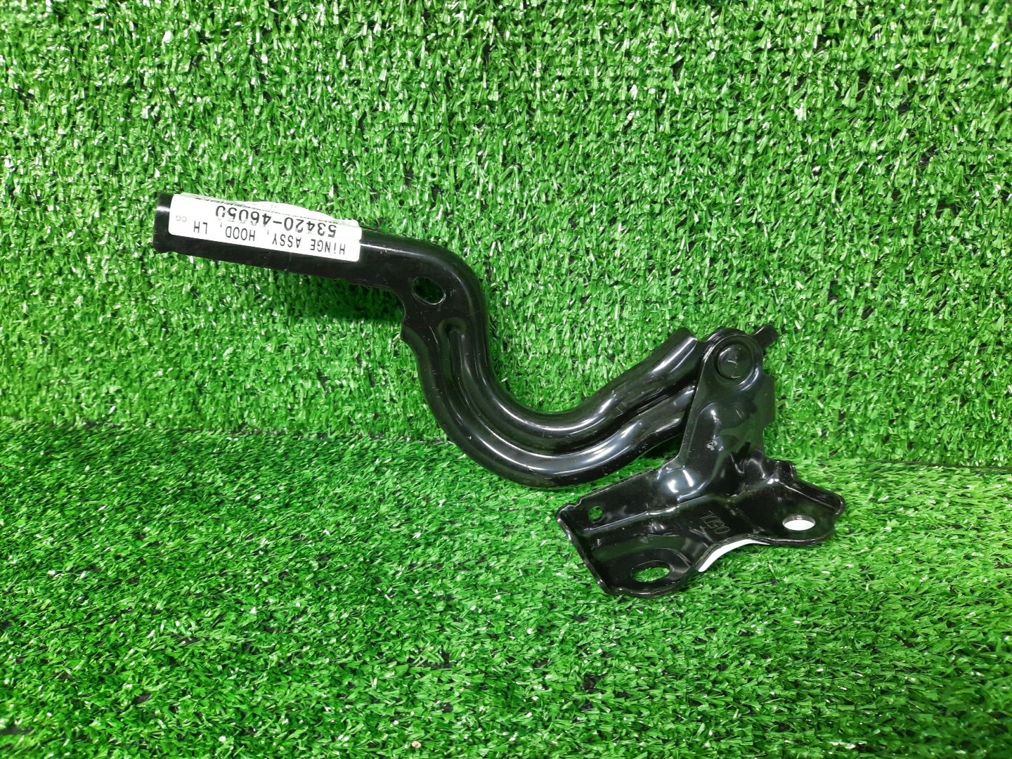 Петля капота левая LEXUS RZ450E XEBM15 53420-46050 1 ракурс