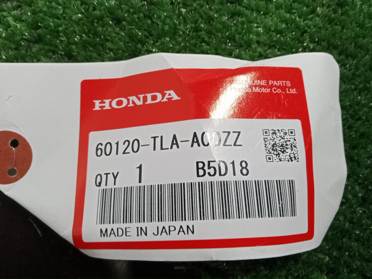 Петля капота правая передняя HONDA CR-V RW2 60120-TLA-A00ZZ 3 ракурс