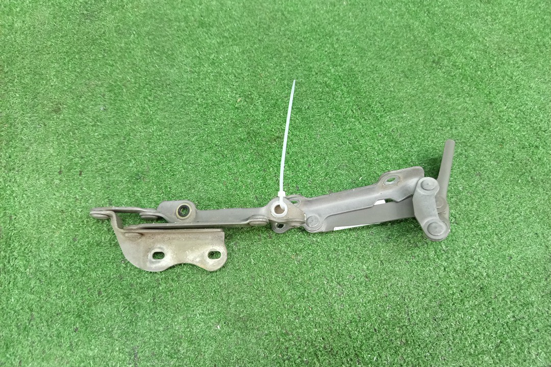 Петля капота левая TOYOTA CARINA ED ST183 4 ракурс