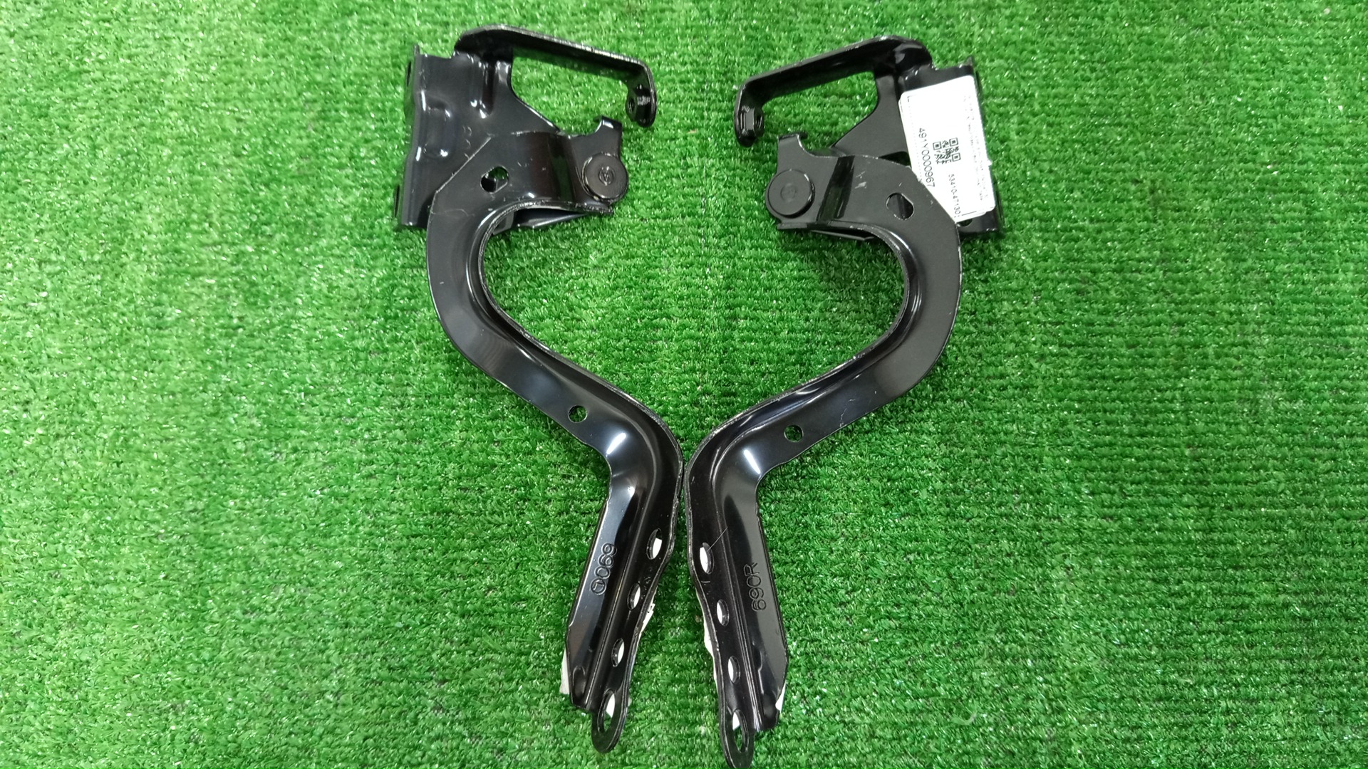 Петля капота левая TOYOTA PRIUS PHV ZVW52 53420-47130 53410-47130 1 ракурс Петля капота левая TOYOTA PRIUS PHV ZVW52 53420-47130 53410-47130 1 ракурс