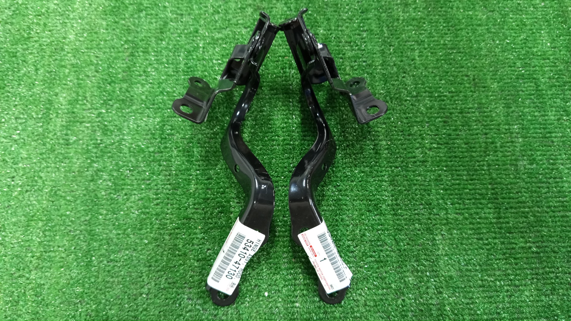 Петля капота левая TOYOTA PRIUS PHV ZVW52 53420-47130 53410-47130 3 ракурс Петля капота левая TOYOTA PRIUS PHV ZVW52 53420-47130 53410-47130 3 ракурс