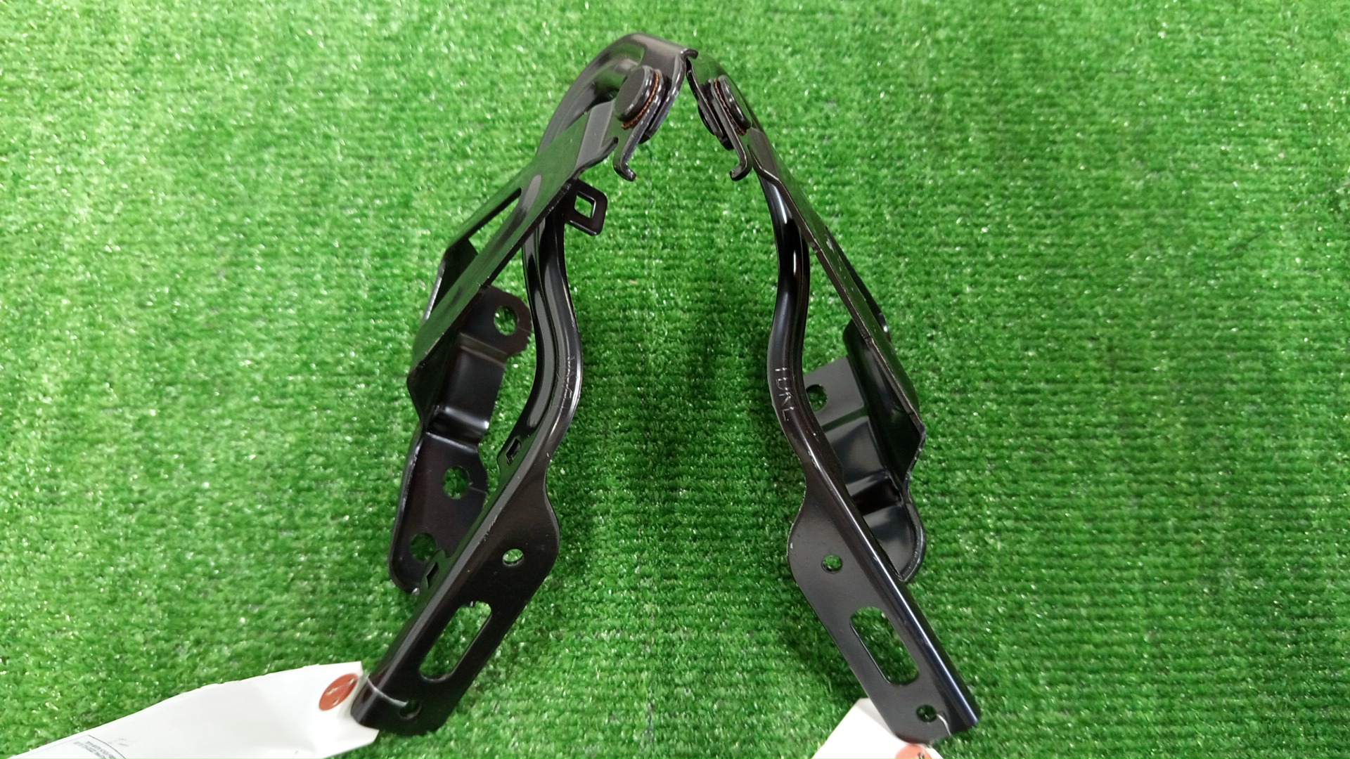 Петля капота левая HONDA FREED+, FREED GB5, GB6, GB7, GB8 60120-TDK-000ZZ 60170-TDK-000ZZ 3 ракурс