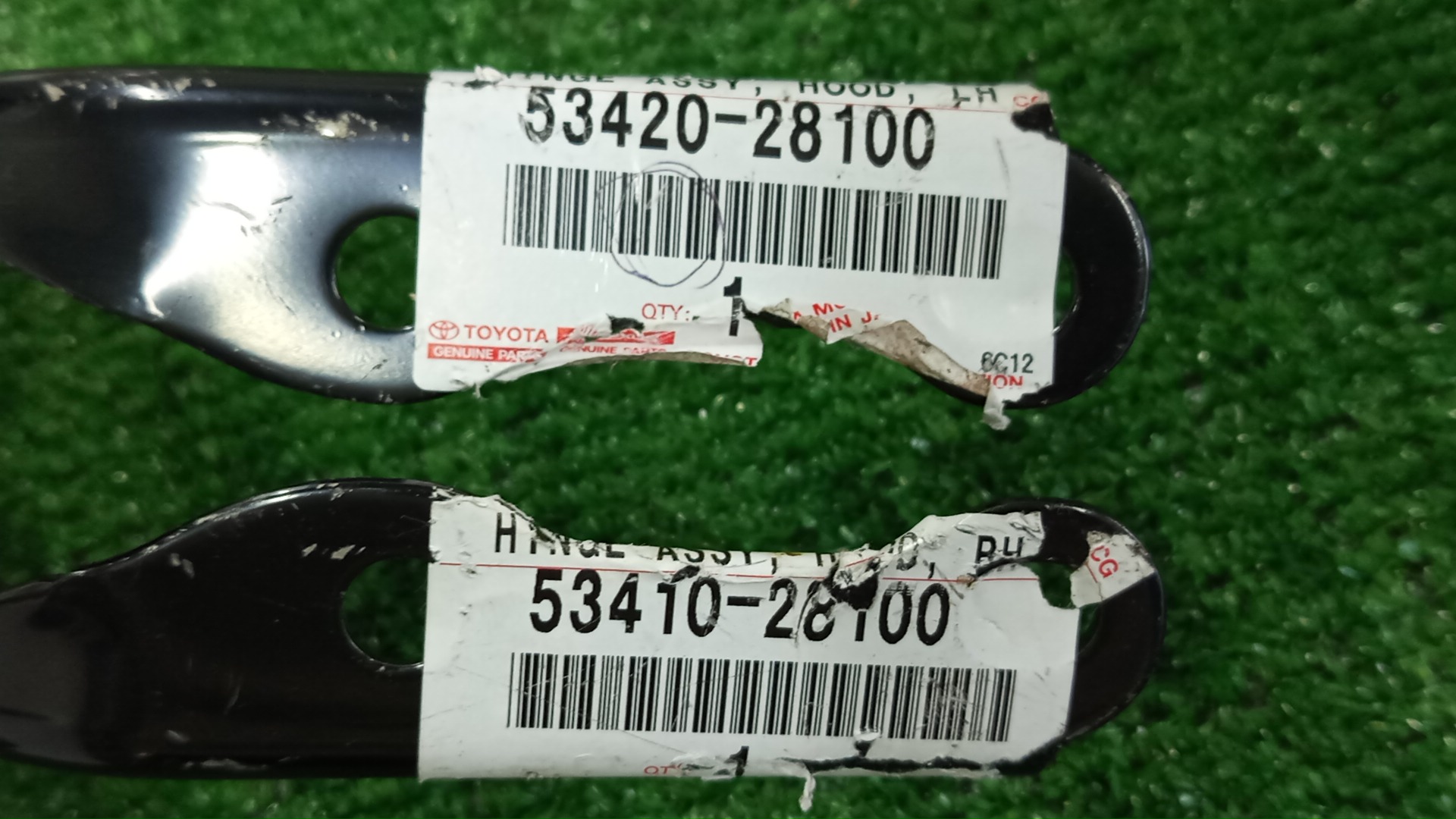 Петля капота левая TOYOTA NOAH ZRR80G 53410-28100 53420-28100 4 ракурс