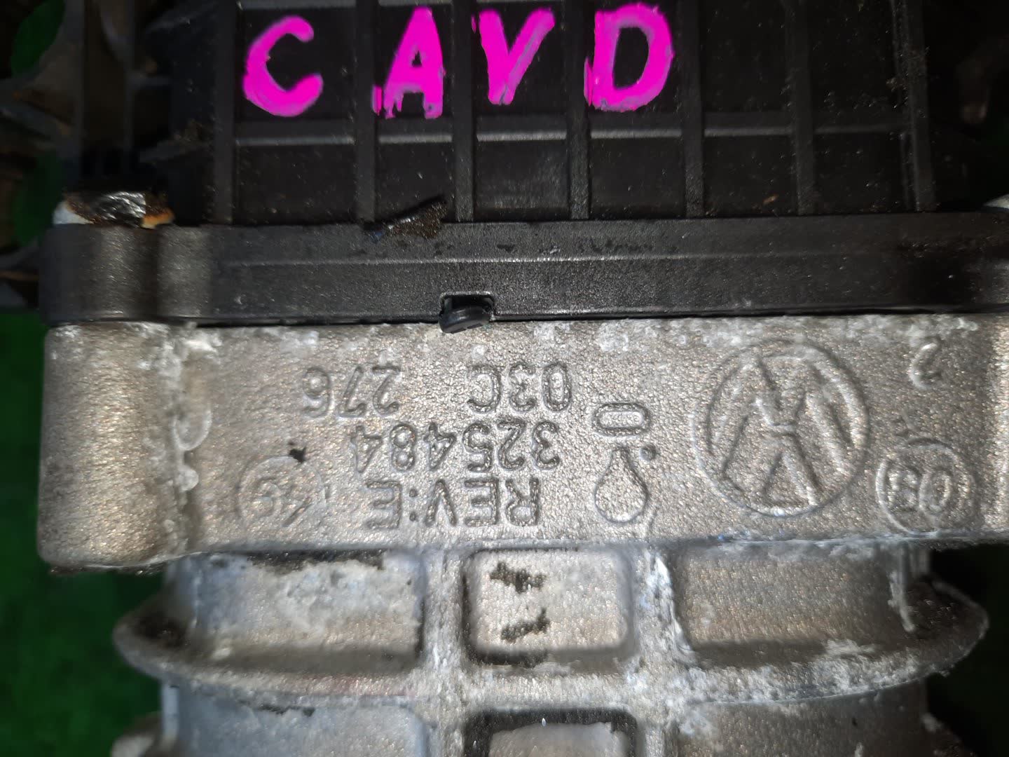 Суперчарджер VOLKSWAGEN GOLF 5K1 CAVD 4 ракурс