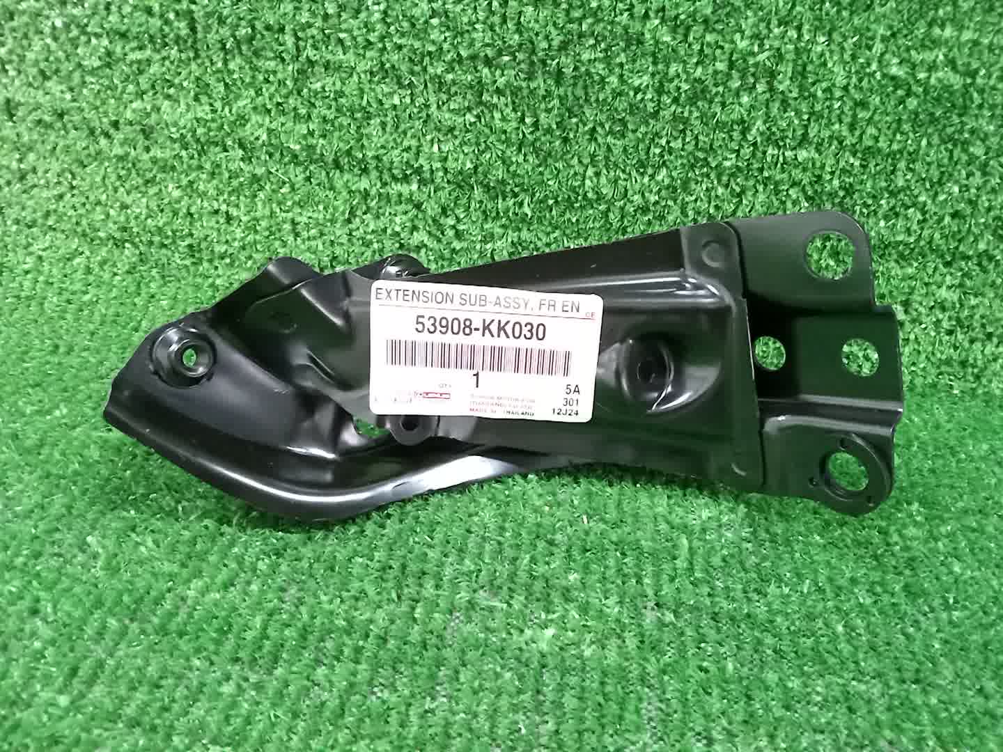 Крепление крыла левое переднее TOYOTA HILUX GUN125 53908-KK030 1 ракурс
