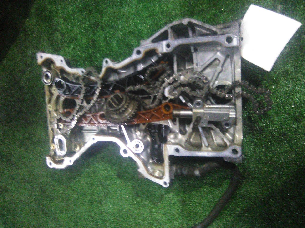 Лобовина двс HONDA STREAM RN9 R20A 2 ракурс
