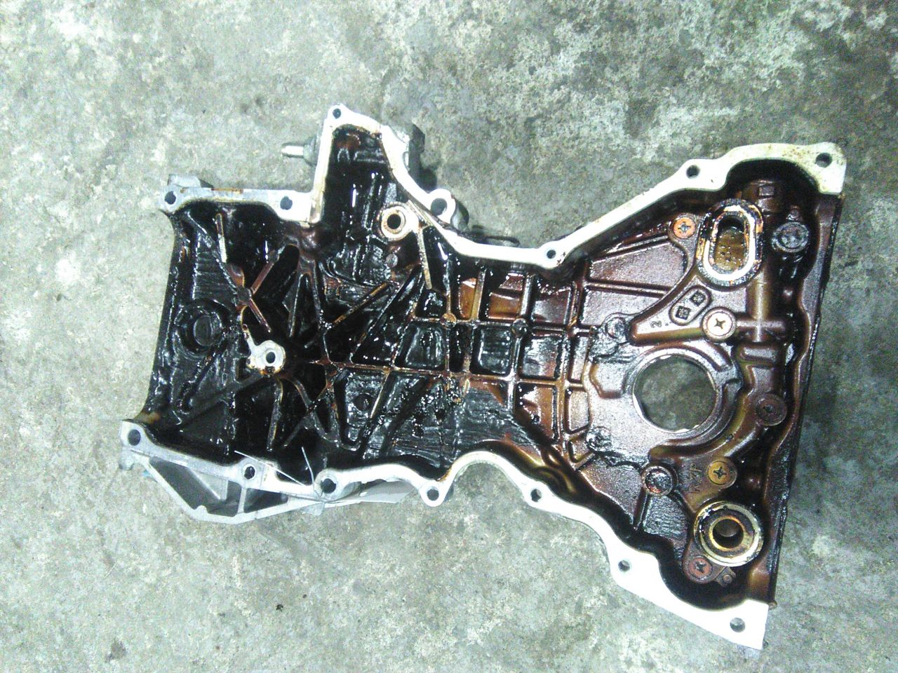 Лобовина двс HONDA STREAM RN8 R20A 1 ракурс