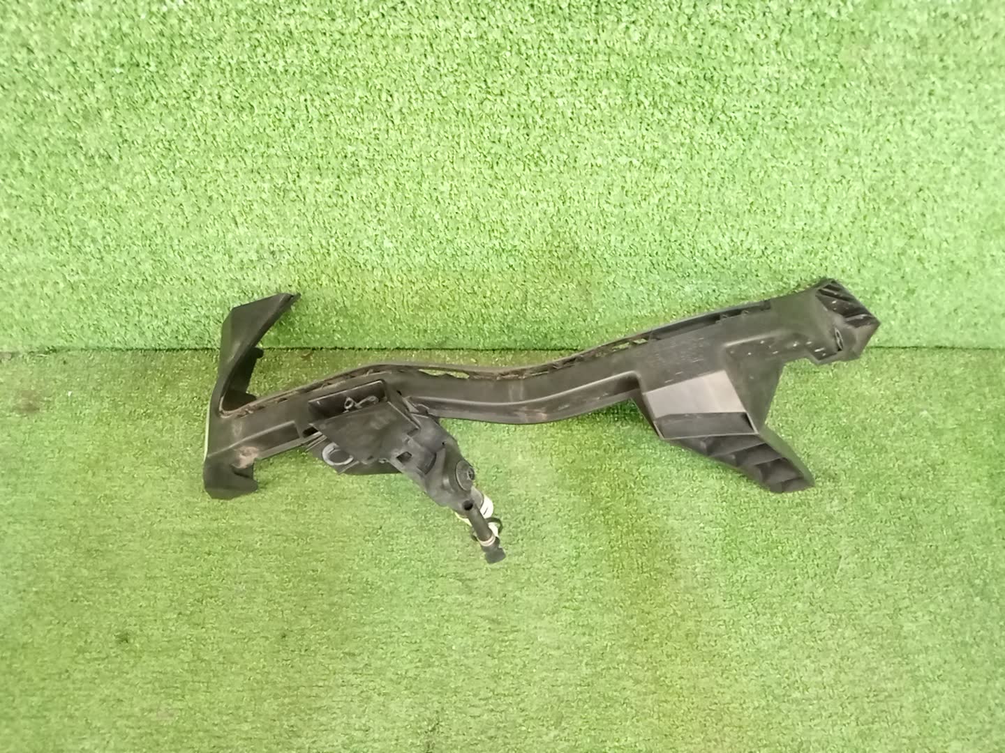 Планка под фары левая SUBARU IMPREZA GP7 1 ракурс Планка под фары левая SUBARU IMPREZA GP7 1 ракурс
