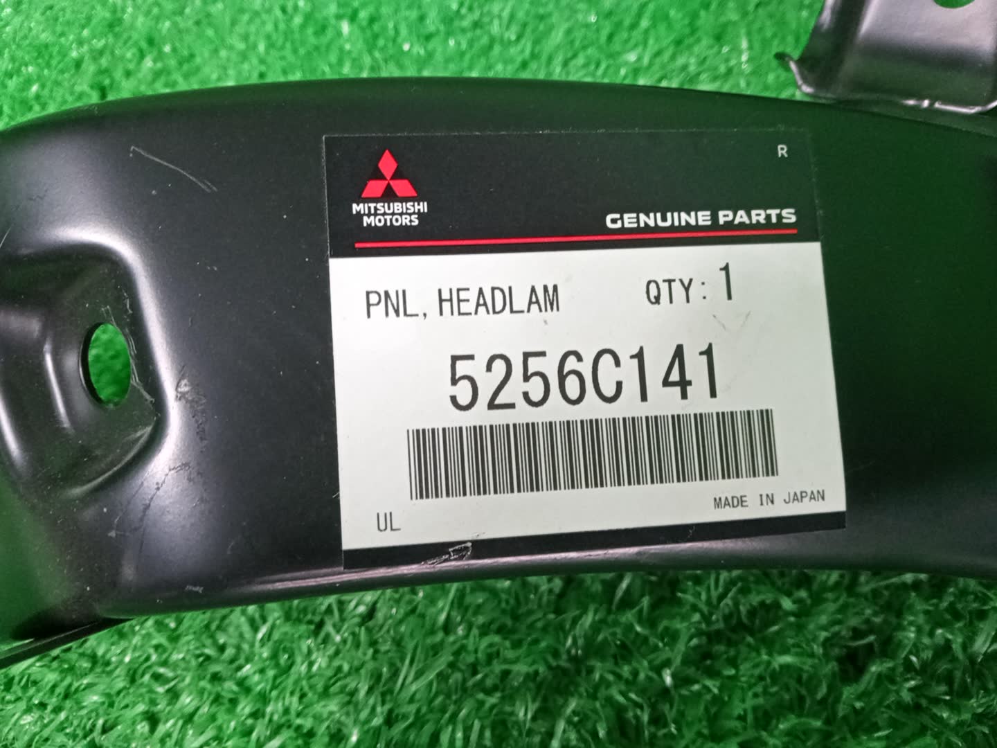 Крепление фары левое переднее MITSUBISHI RVR GA3W 5256C141 2 ракурс