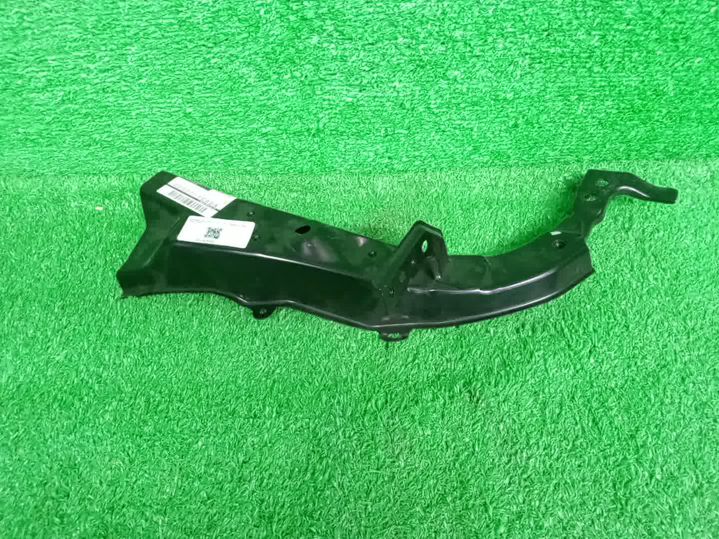 Крепление фары правое переднее INFINITI QX70 S51 62520-1CA0A 1 ракурс