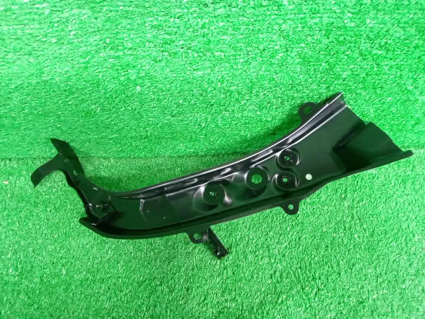 Крепление фары правое переднее INFINITI QX70 S51 62520-1CA0A 3 ракурс