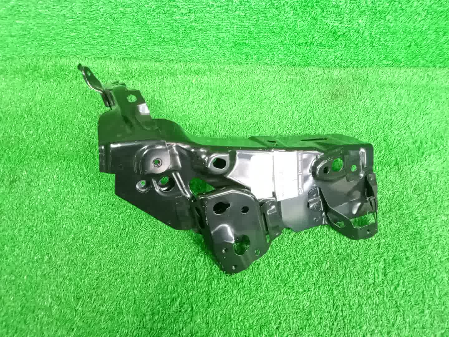 Крепление фары левое переднее MAZDA CX-5 KF2P KB7W-54-140 1 ракурс