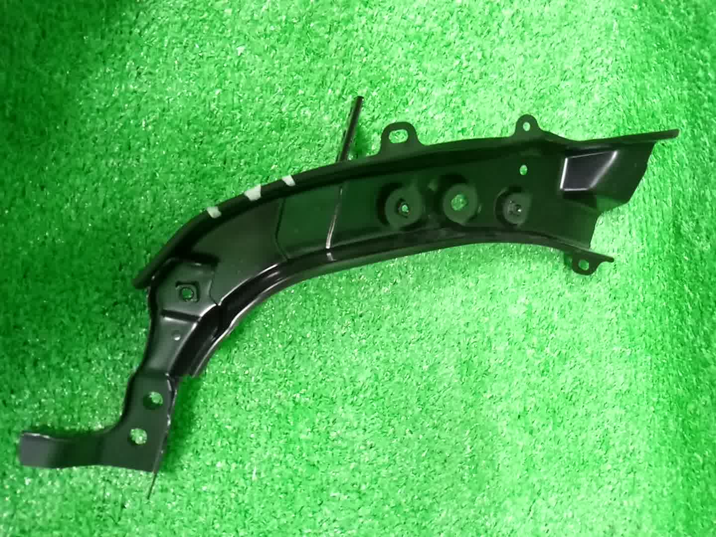 Крепление фары левое переднее INFINITI QX70 S51 62521-1CA0A 2 ракурс