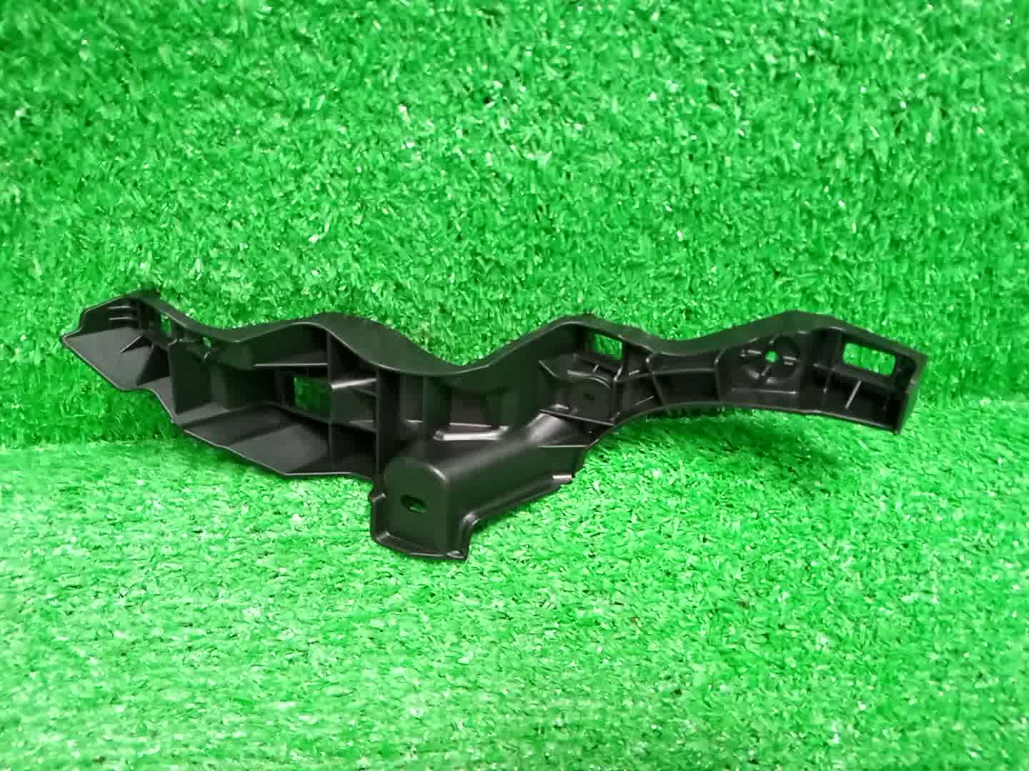 Крепление фары левое переднее TOYOTA VOXY MZRA90W 81186-V1050 2 ракурс