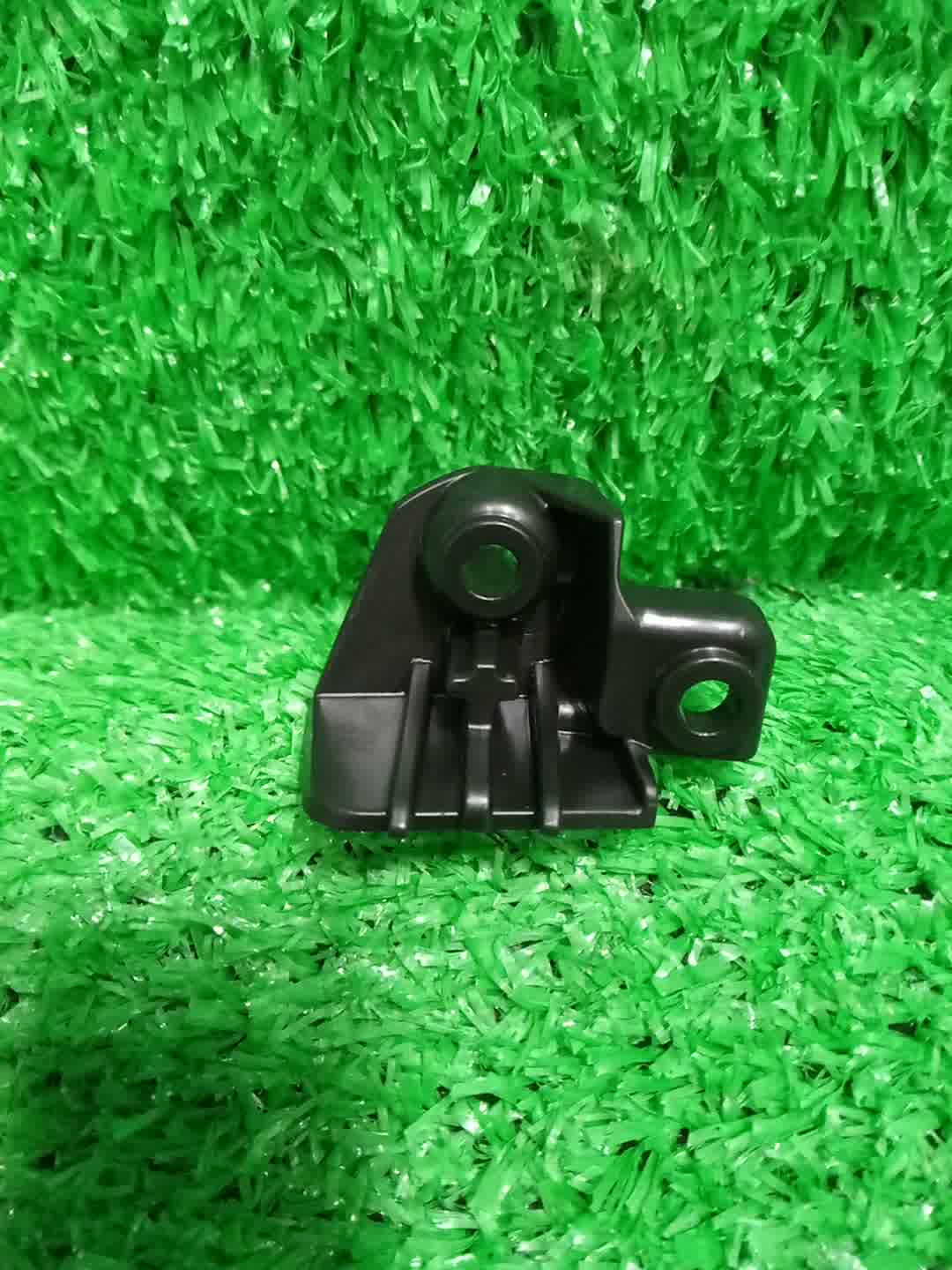Крепление фары правое переднее TOYOTA VOXY MZRA90W 81195-V1060 3 ракурс