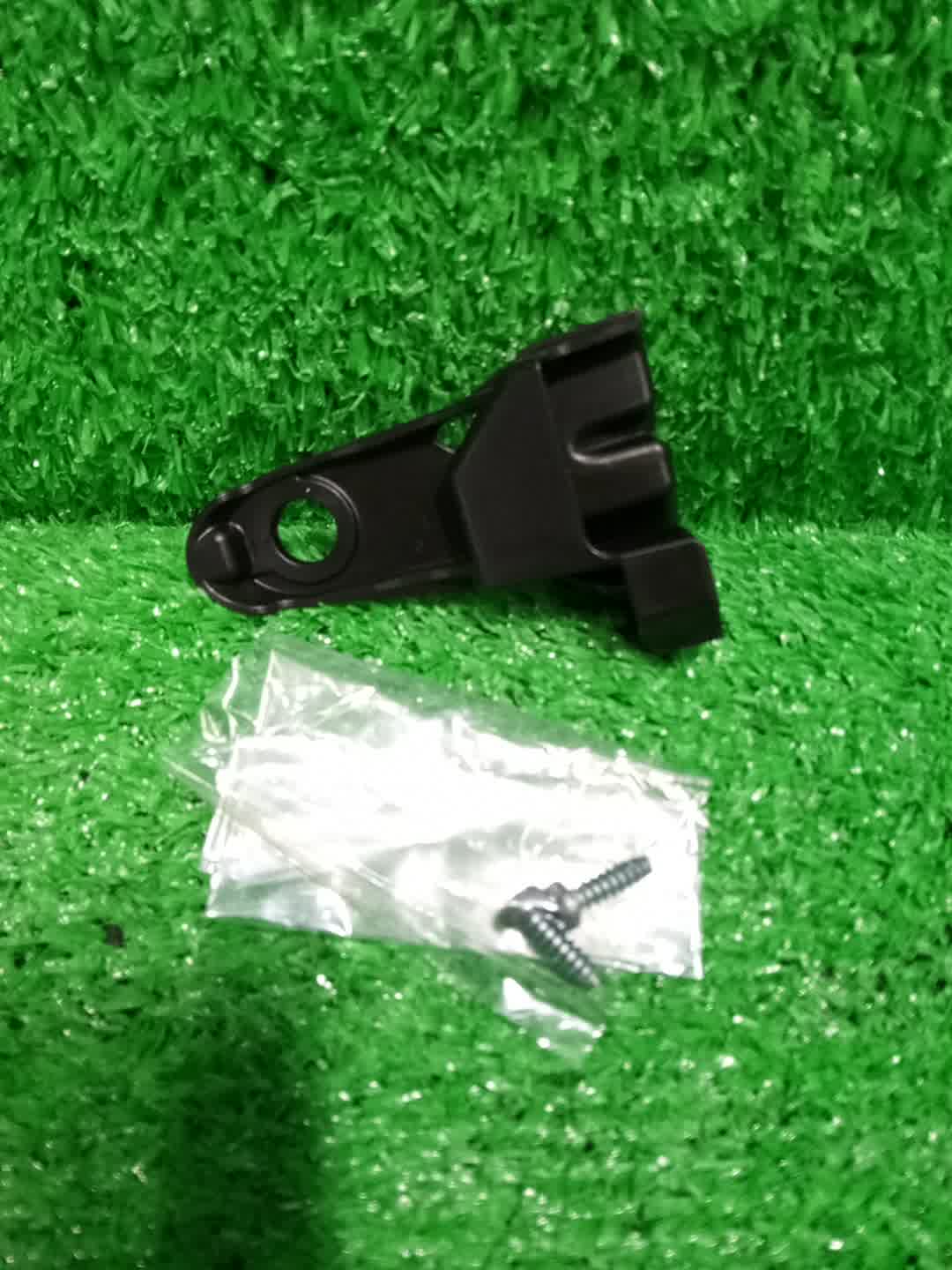 Крепление фары правое переднее TOYOTA VOXY MZRA90W 81193-V1060 1 ракурс