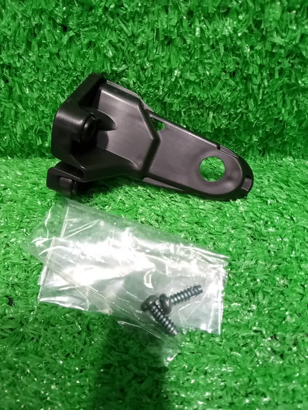 Крепление фары правое переднее TOYOTA VOXY MZRA90W 81193-V1060 2 ракурс